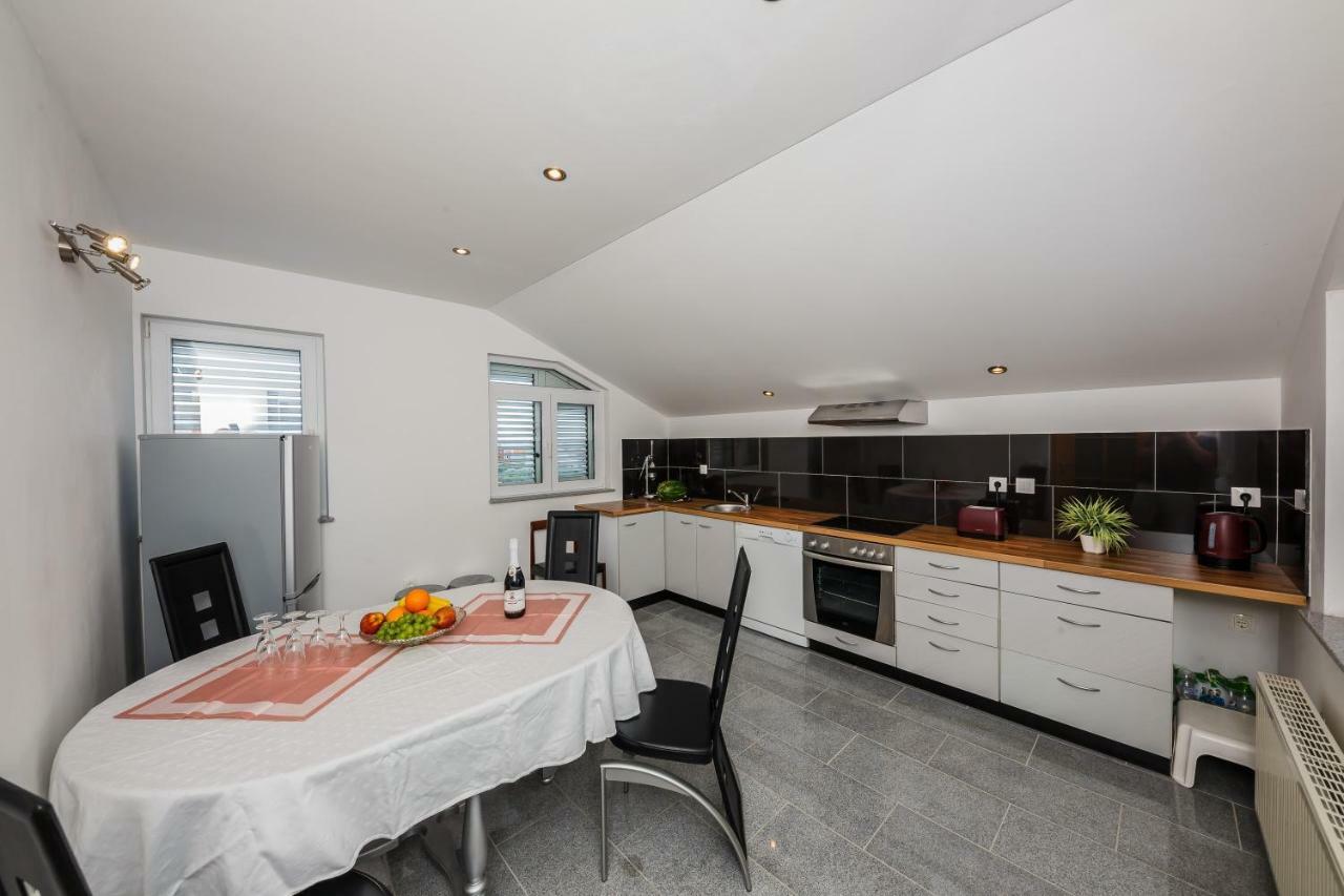 Apartman Lucija Kaštela Esterno foto