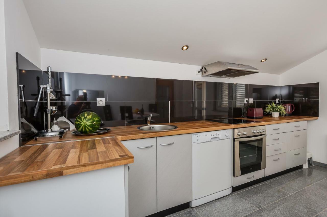 Apartman Lucija Kaštela Esterno foto