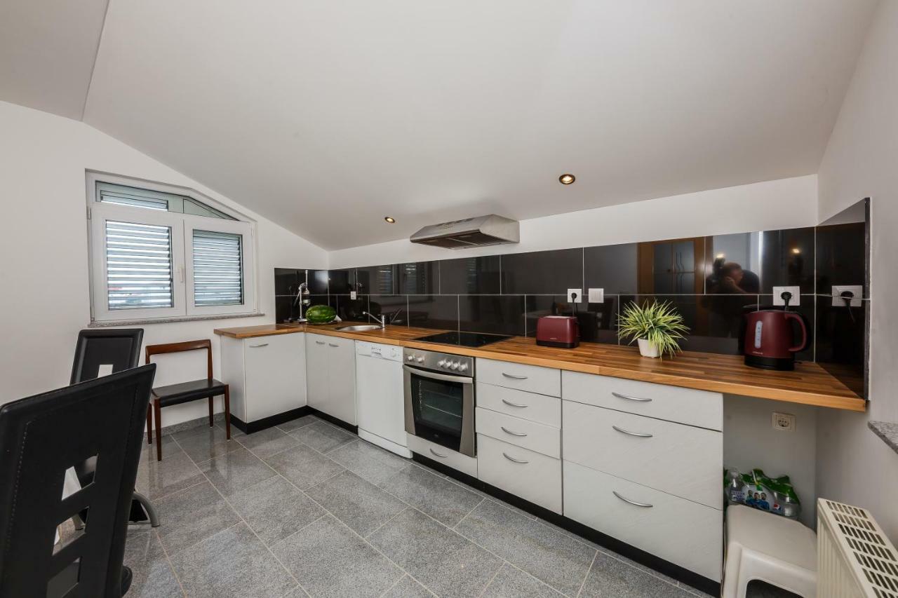 Apartman Lucija Kaštela Esterno foto